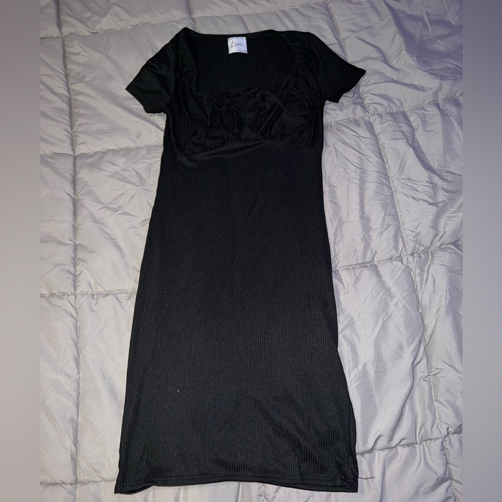 Short Sleeve Body Con Dress - Black